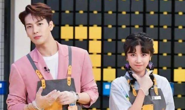 杨梦婧回应:她是c位_网友_王能_节目