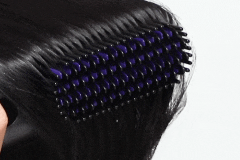 直发梳:主要功能是打造直发造型,普遍定型效果差,严重自然卷发质很难