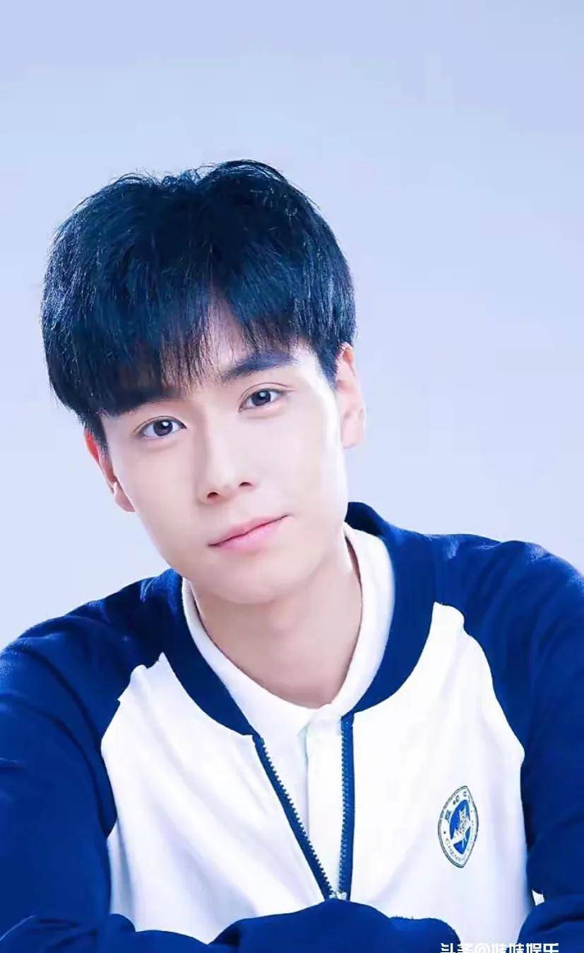 身高在185以上的男星,有颜值有实力,只要站在那里就是一道风景_cm