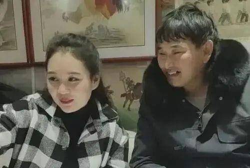 她可能看不上大衣哥,一定能看上朱的名气_朱之文_家庭_角度