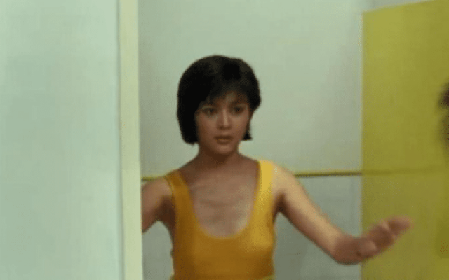 关之琳演技最炸裂的一次,面对这样的镜头却纹丝不动,网友:厉害_时候