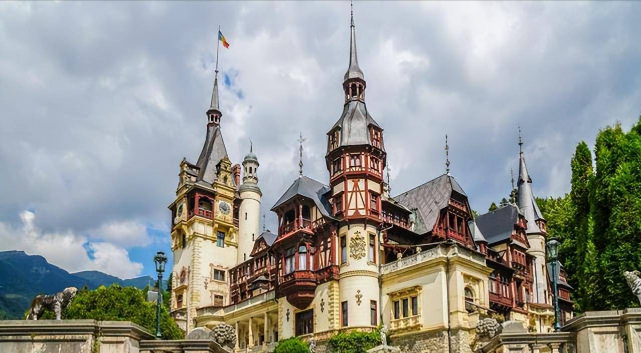 佩弗利尔城堡:建于11世纪,遭遇无数人抢夺,至今俯瞰着德比郡_国王