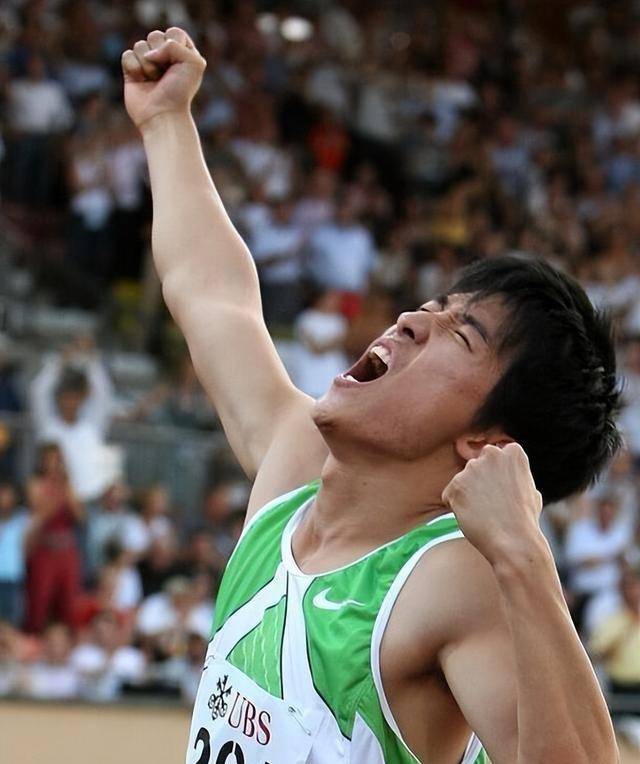 知情人:刘翔长期在国外旅游,靠终身合同养老,与2婚女子将生娃_生活