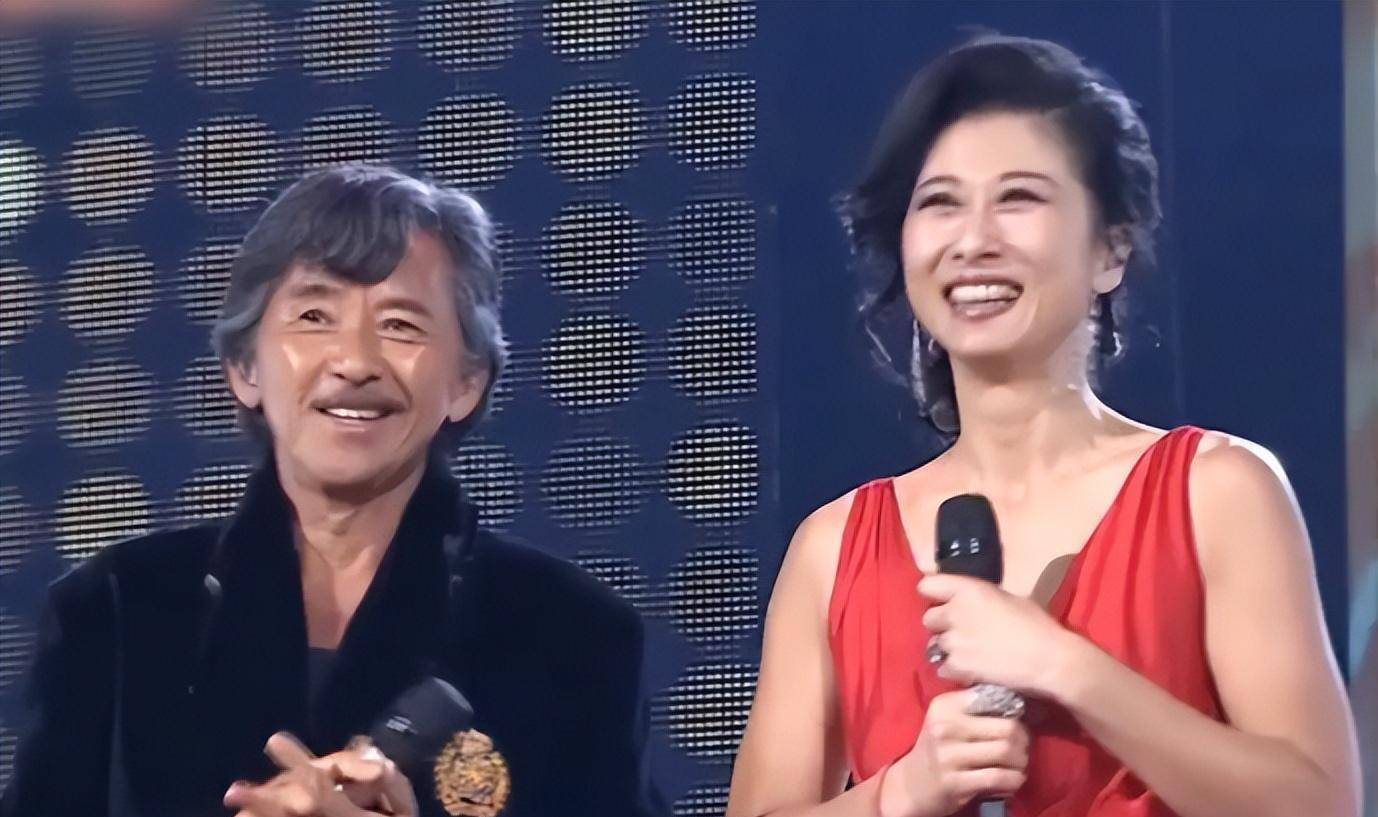 "一代天后"叶倩文曾与费翔高调秀恩爱,为何转身嫁大14岁的林子祥_母亲