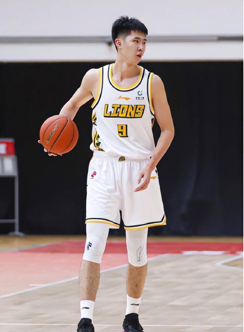 广厦资讯速递,nba冠军锋线空降,或是冠军拼图,赵嘉仁孙总复出