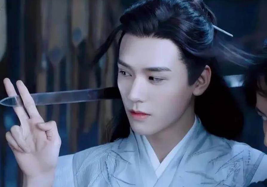 龚俊把温客行一角塑造的十分生动,立体,灵动的眼神,细腻的情绪处理,让