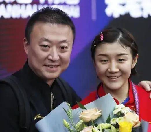 陈梦世乒赛夺冠,表哥黄晓明祝福被质疑?_乒乓球_地方_成功