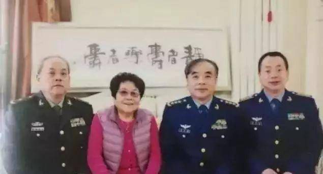 三子刘亚伟和四子刘亚军一个是博士一个是硕士,小儿子刘亚武是大校