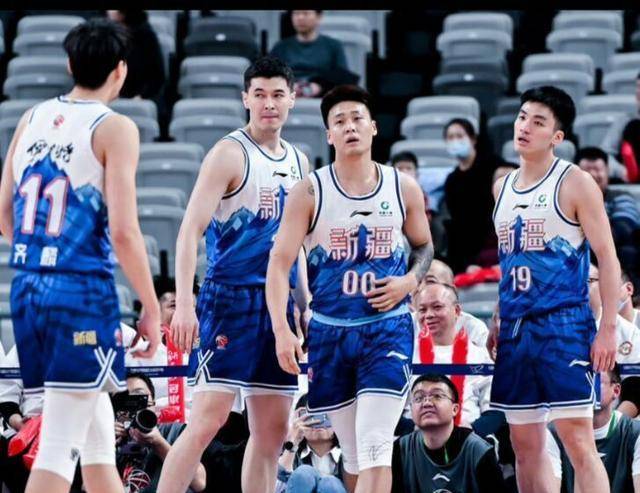 cba2大儒帅对阵,新疆队80-77险胜,2外援出场,静候阿布都赵睿_比赛