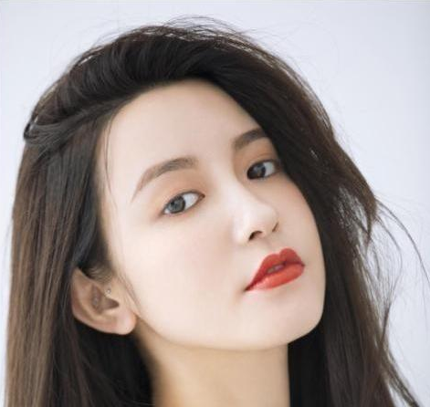 小三风波1年后,张大奕晒照再起争议,露异性脚被指宣示主权_网友_事业