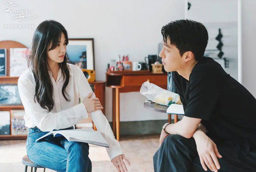 在经历了分手之后,也让她很久没有展开工作,近期和张基龙的《现在正在