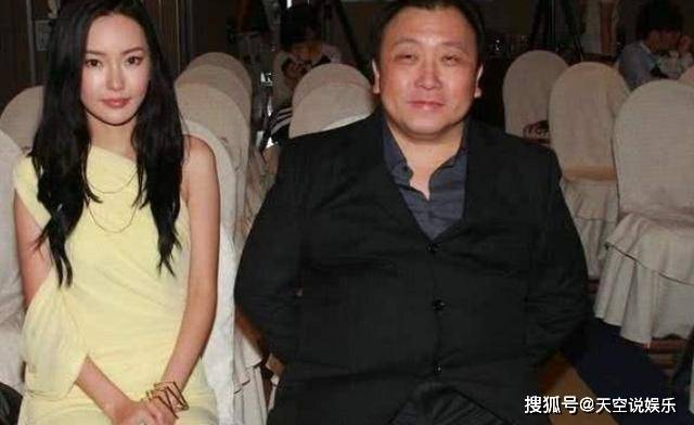 读大二就被王晶看上,出演3部电影捞金26亿,如今是"最美晶女郎"_童菲