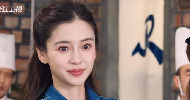 跑男给baby特写镜头,怼脸照"冷白皮"亮眼,真实发际线藏不住_节目_一致