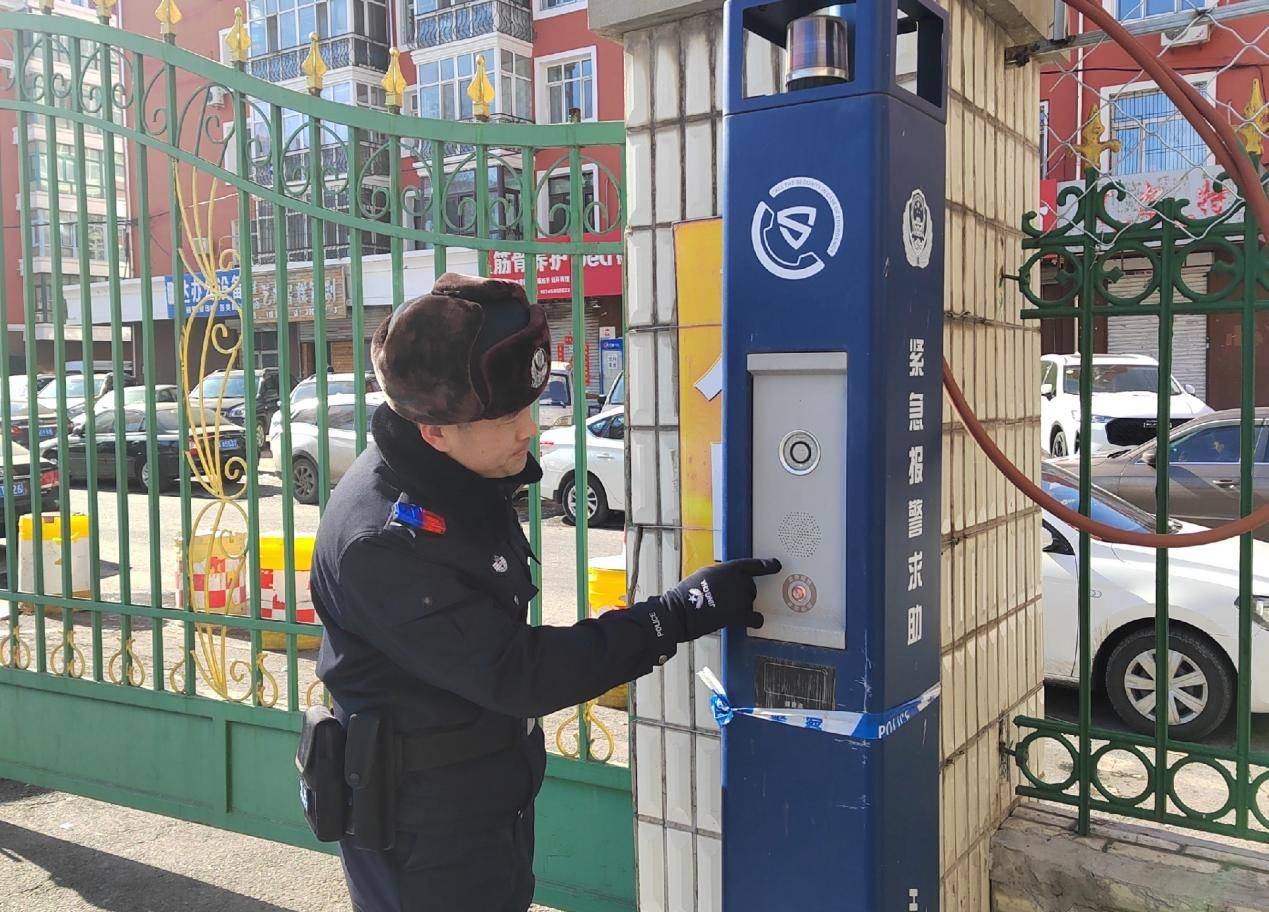 加大巡控,"一校一策"冰城公安开启新学期"护校安园"_校园_周边_工作