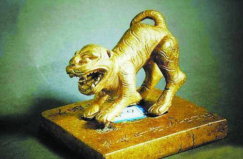 张献忠沉江宝藏被盗墓贼发现,一枚金印被盗出,最终售