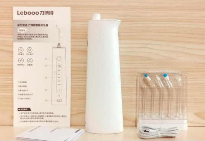 此外还有模式指示灯,蓝牙指示灯,type-c充电接口