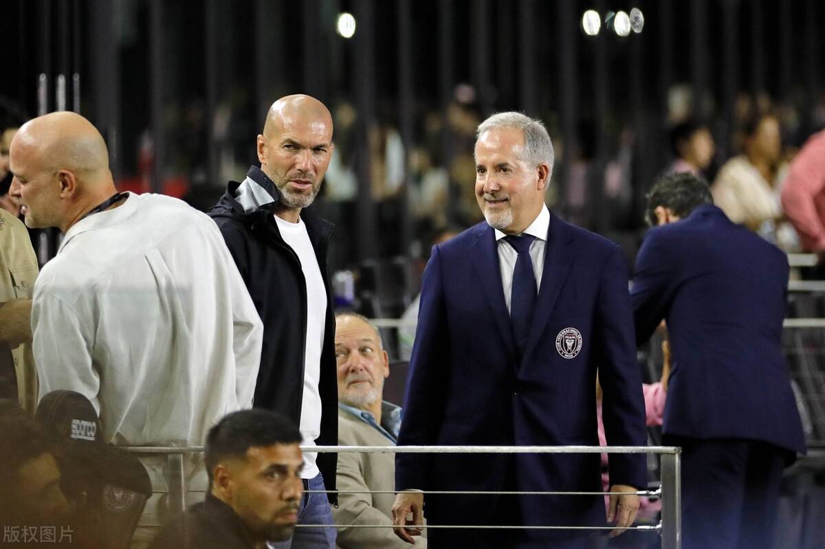 现在,随着曼联教练位置的不确定性,布兰科可能将再次寻求将齐达内引入