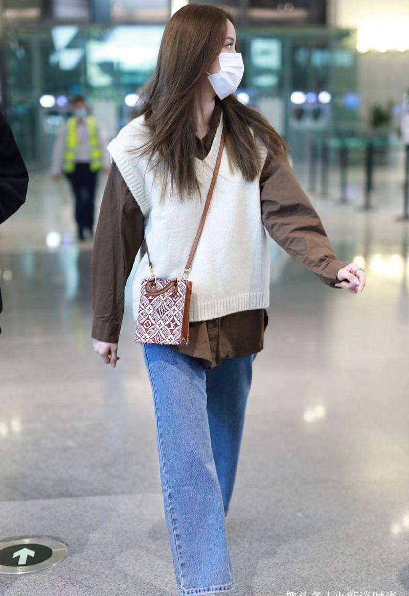 欧阳娜娜的气质可以说是有着过人的一面了,虽说她现在的年龄只有20岁