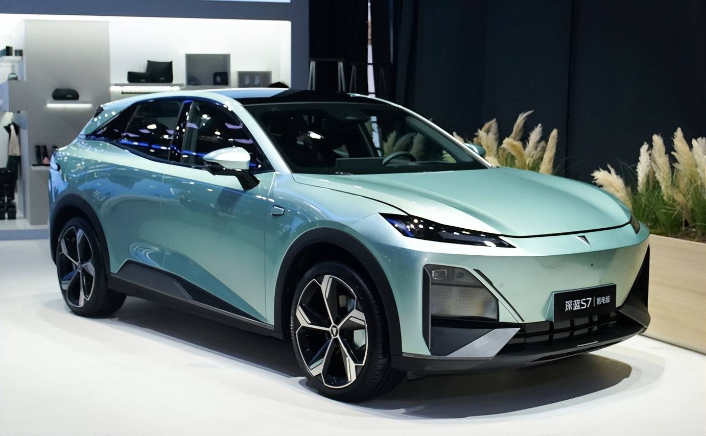 国产新能源汽车的"上分神器"深蓝s7质量值得信赖