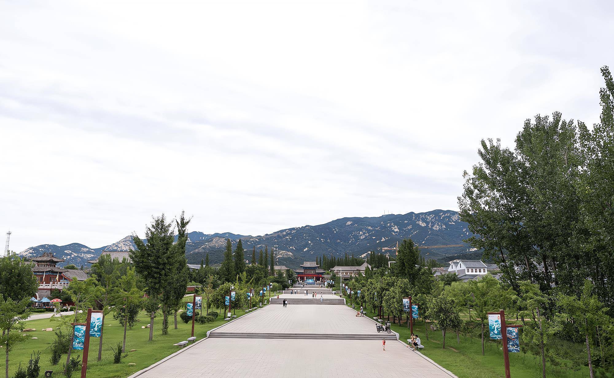 山东蒙山脚下藏着一座道观,至今已有千年历史,知道的游客不多_万寿宫