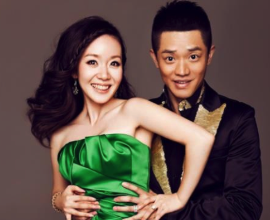 看看曾毅老婆就知道_李娜_关系_事业