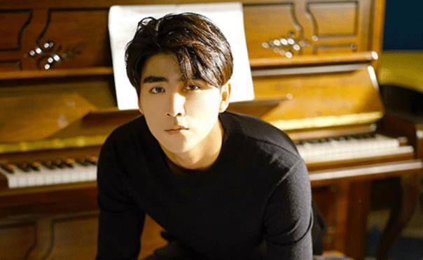 从小擅长运动的张思帆,因为长相帅气和表演能力,顺利的成为演员_时候