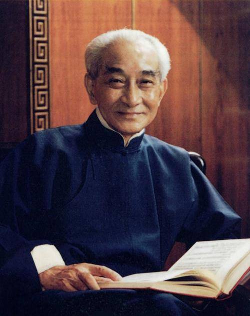 虽然说在考试读书这方面,南怀瑾不是怎么用心,但是他对于书本却是非常