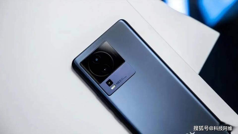 千元机皇开始清仓,4nm旗舰芯 ois光学防抖,12gb 512gb才1502元_买手机