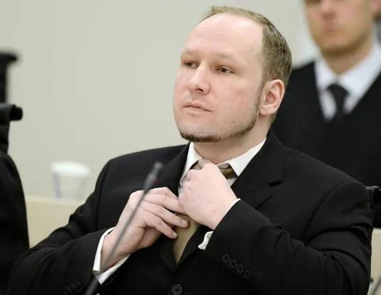 布雷维克:炸政府大楼,杀高官子弟,背77条人命却在狱中潇洒快活_挪威