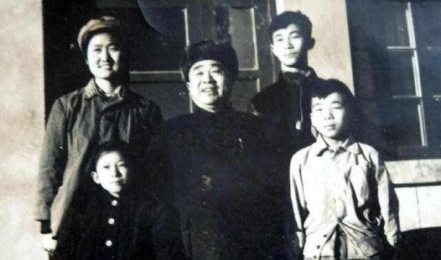 刘晓利从养父母身上,感受到了父爱,母爱,朱声达夫妇的爱是大爱,替战友