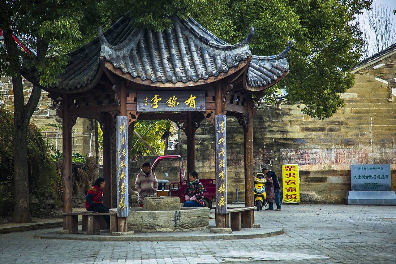 武汉黄陂大余湾古村落,建筑已有600年历史,隐藏着婺源的影子_村子