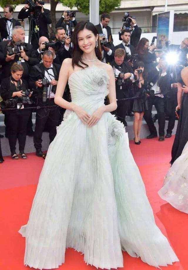 就得选"初恋色",让宋茜杨紫仙气飘飘又有女人味_颜色_樱花_礼服