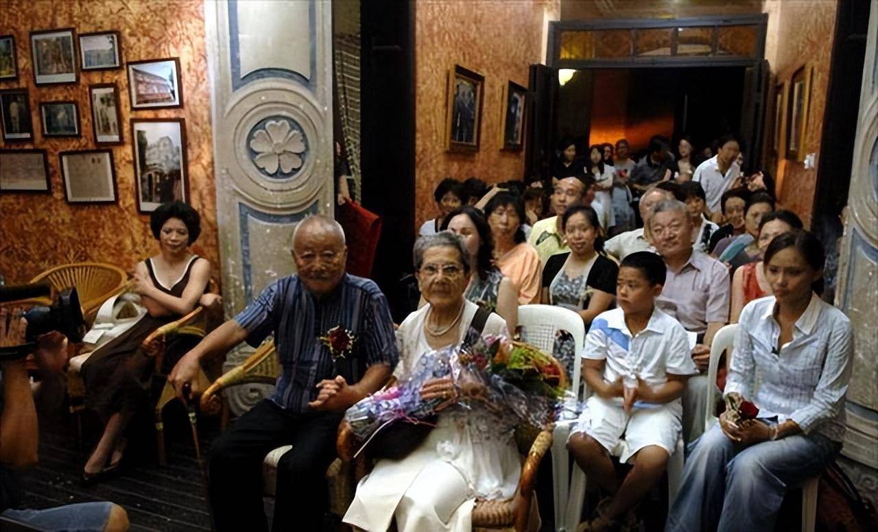 法国老太李丹妮:孤身苦等中国初恋50多年,80多岁两人终成正果