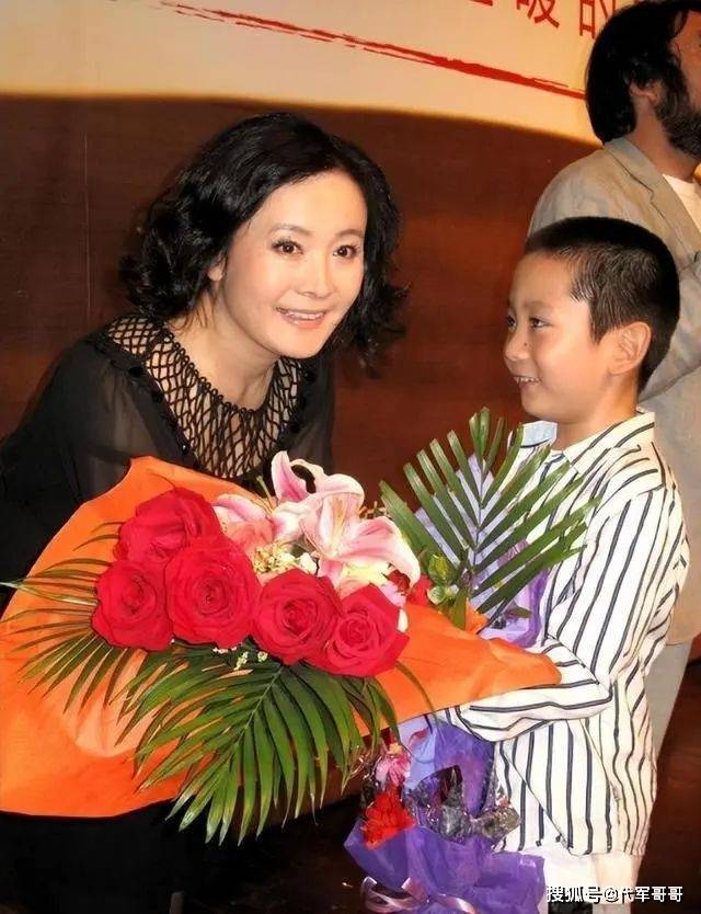 2004年底,42岁的娜仁花和41岁的宁才做了父母,那一刻两人看着襁褓中的