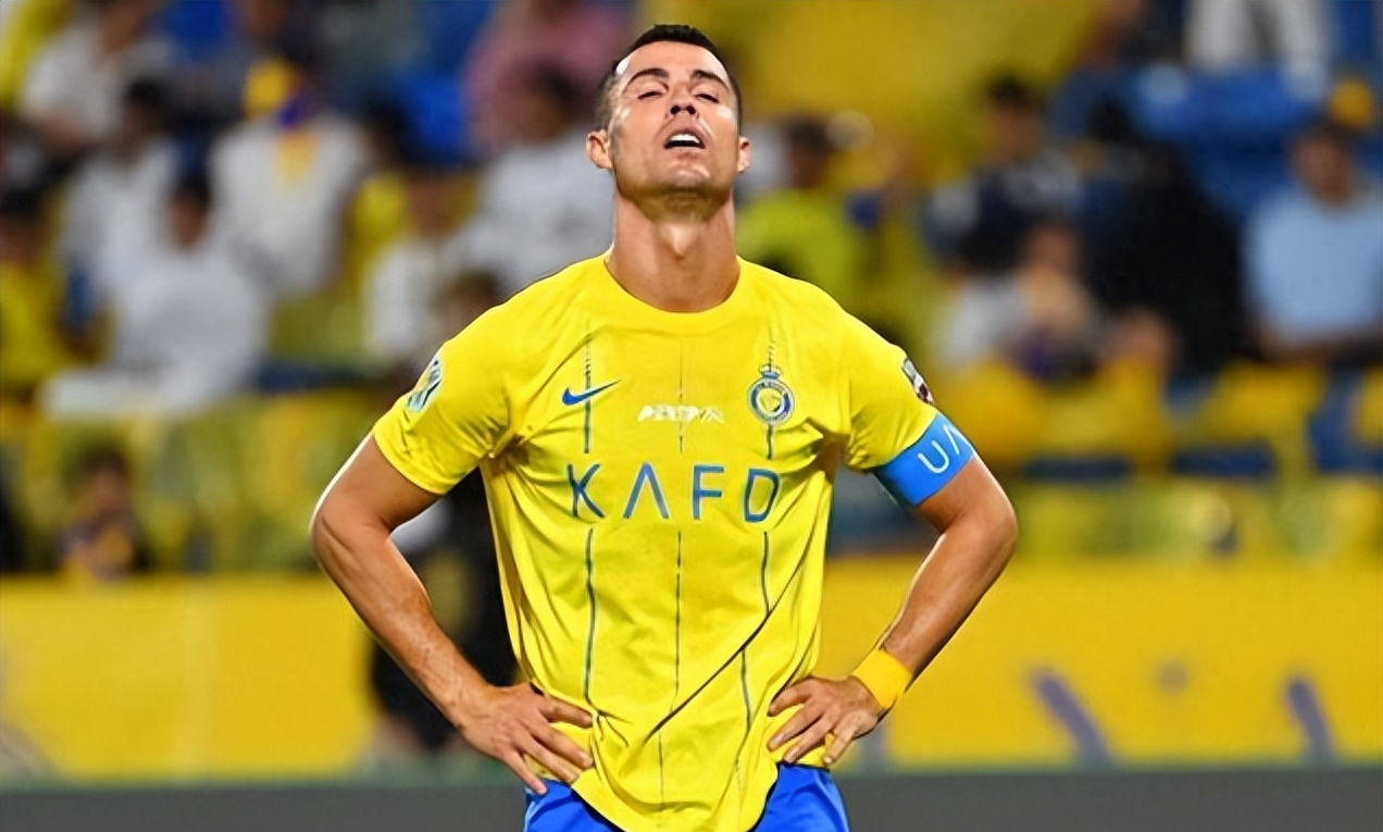 克里斯蒂亚诺·罗纳尔多不是吉祥物. 中超弃将的帽子戏法是没有用 ..