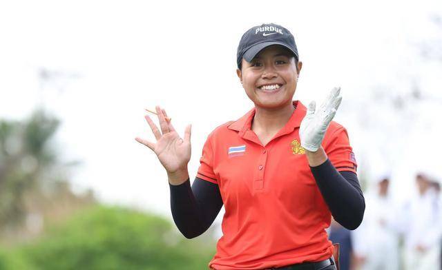 女子中巡资格考试邦纳伯蒂-23杆夺魁 吴天琦第二 34人获全卡_小鸟