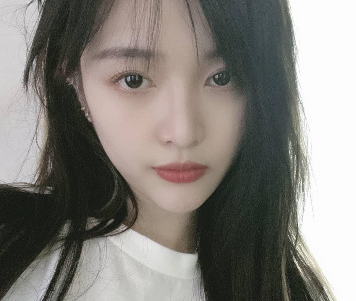 吴宣仪衣服故意穿大一码,抬起胳膊的瞬间直男粉沸腾了