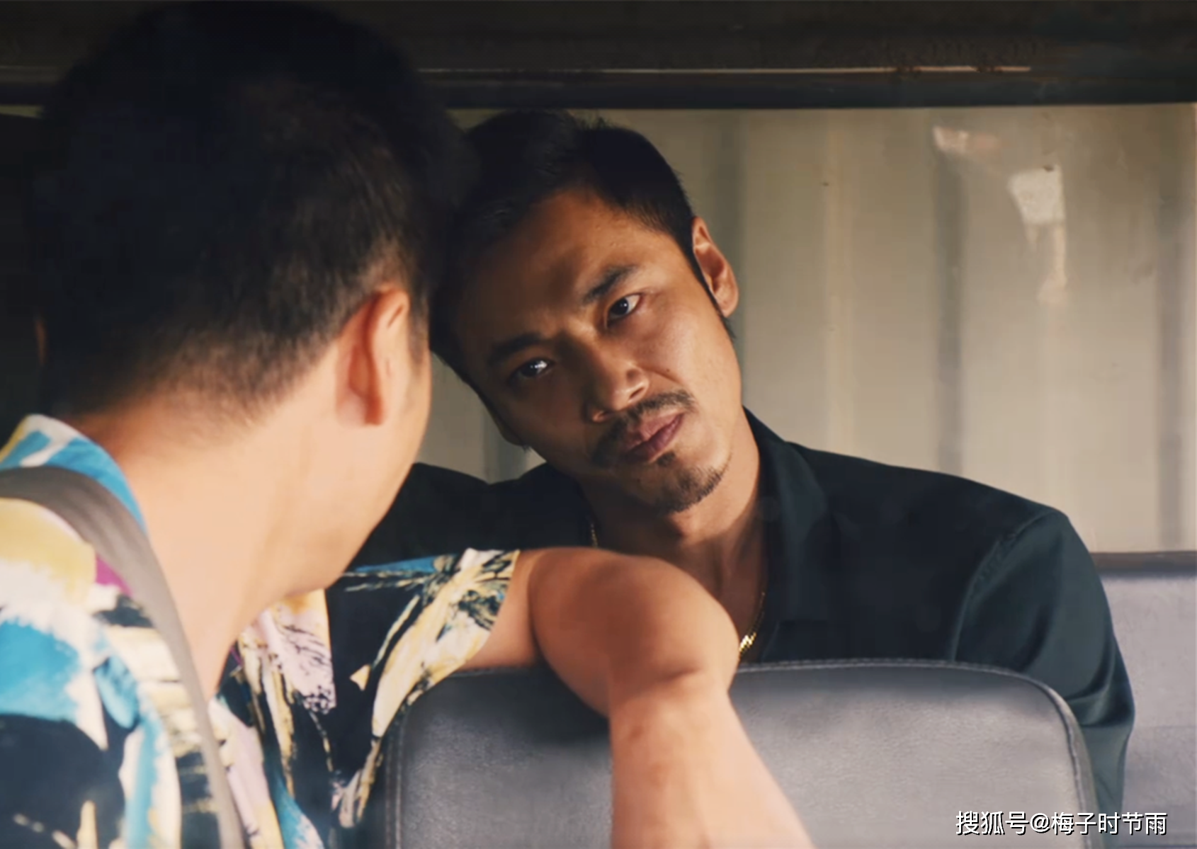 黄宗伟的谨小慎微,以及直觉,每一次都救了他,他为了能够逃离谭老板的