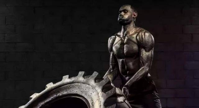 威少(russell westbrook)的肌肉线条清晰而迷人,无论是三角肌,腹肌