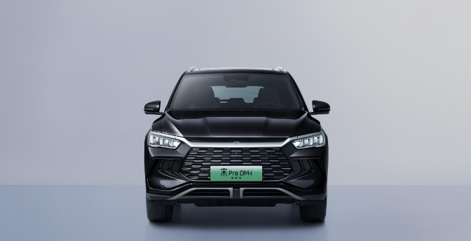 "比亚迪宋pro dm-i荣耀版惊艳上市,黑骑士外观 升级配置,续航力再突破