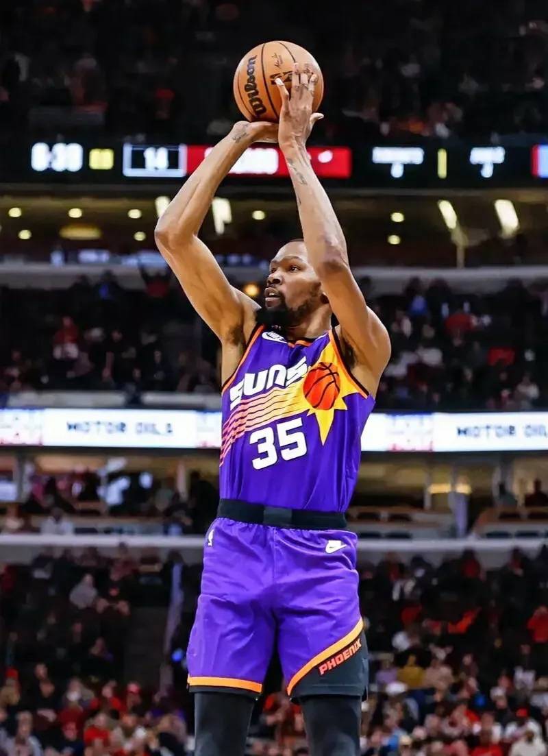 nba :太阳队110比105战胜火箭队,球员表现一览,杜兰特24分7篮板6助攻