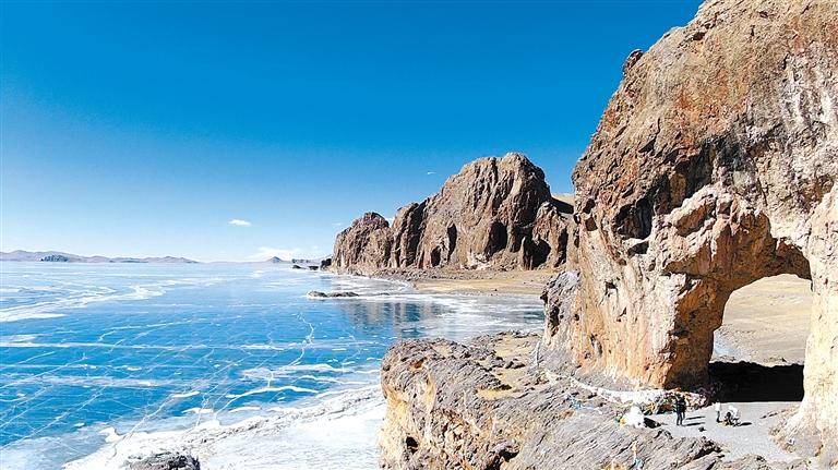 记者 万靖 摄纳木错圣象天门景区位于那曲市班戈县境内,与念青唐古拉