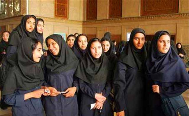 不要东方,不要西方,只要伊斯兰: 伊朗革命40年带来了什么?