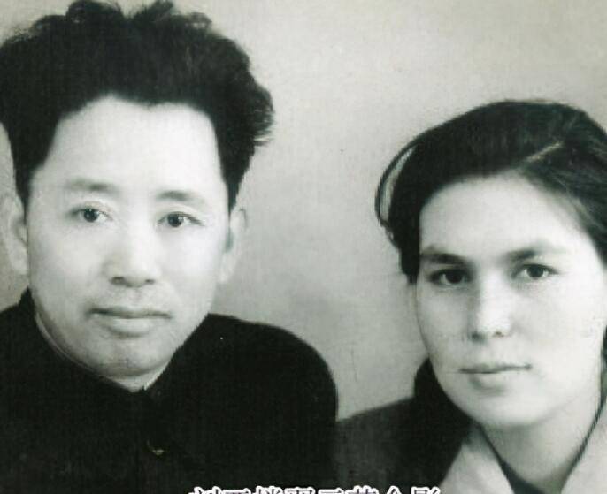 呵护她没有选择屈服残酷的现实,反而传承了刘将军的精神,更加坚定刚强