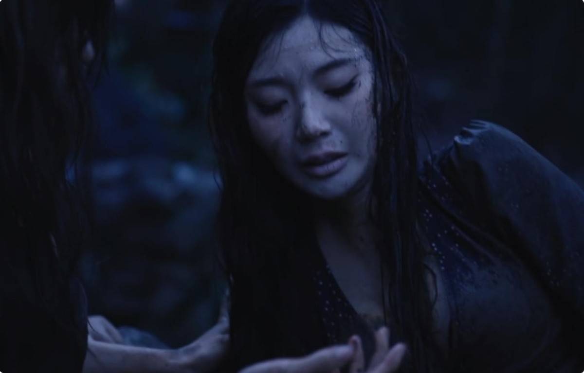 露肉镜头太多被投诉,尺度大儿童不宜,网友怒骂很荒唐_电影_阿丽_剧情