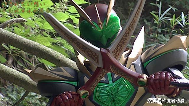 原创假面骑士卡利斯剧情中登场的两个形态狂野形态展示原生进化方向