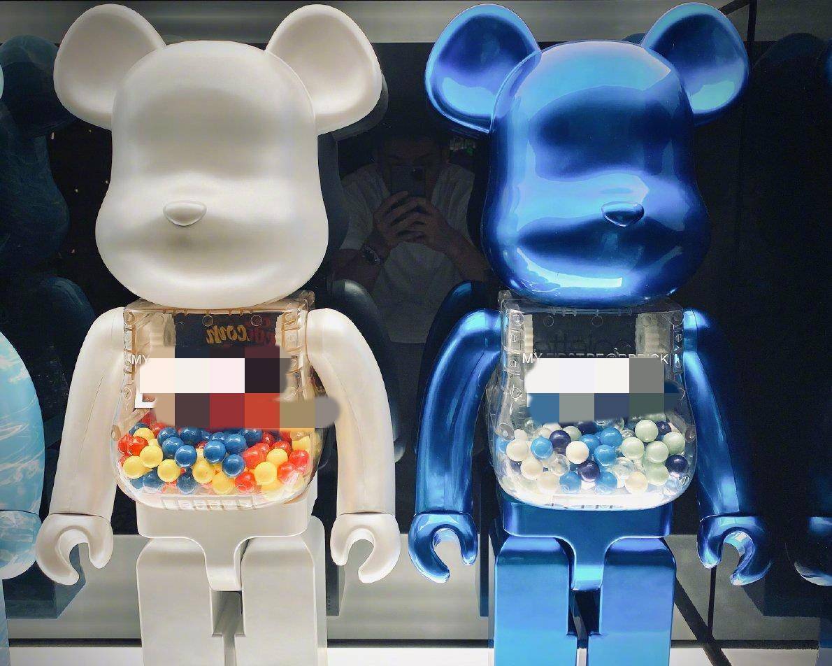 收集的玩具熊手办,很多爱好这个玩具熊的网友在看到黄子韬的发文后,也