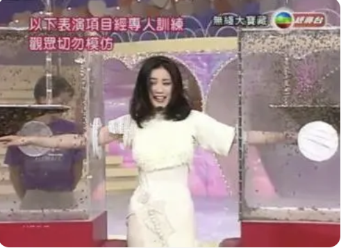 天后私底下是个爱讲笑话的段子手_问题_媒体_气质