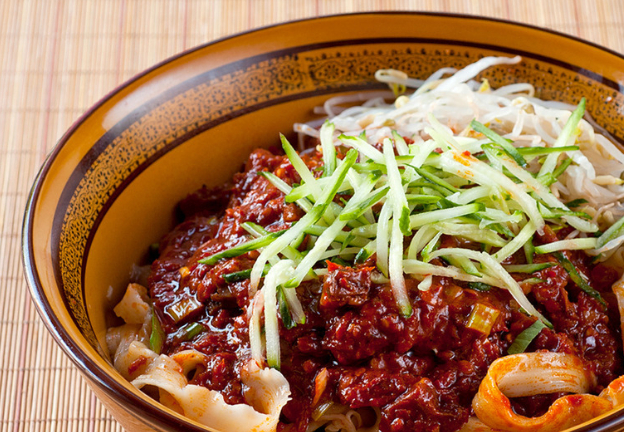 原创天津地道的特色炸酱面营养美味让您分分钟变成大厨