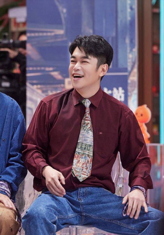 《你好星期六》金晨玩游戏节奏混乱,白敬亭惨被泼水